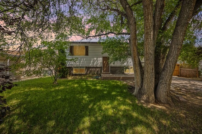 Building Photo - 1551 Chadwick Dr