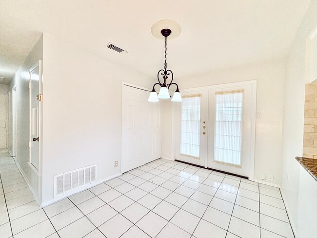 Foto del edificio - Beautiful One-Story Home in Woodlawn Hills!