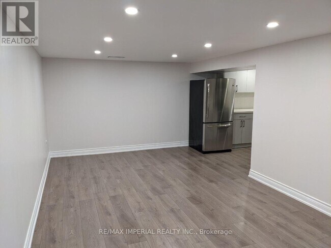 Photo du bâtiment - 65 Northey Dr