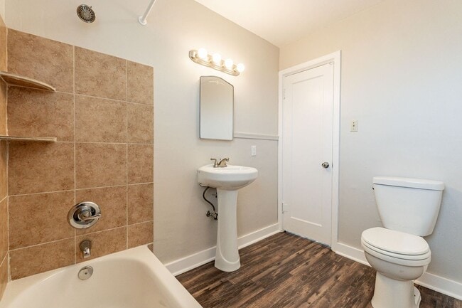 Foto del edificio - 305-315 N Highland Ave
