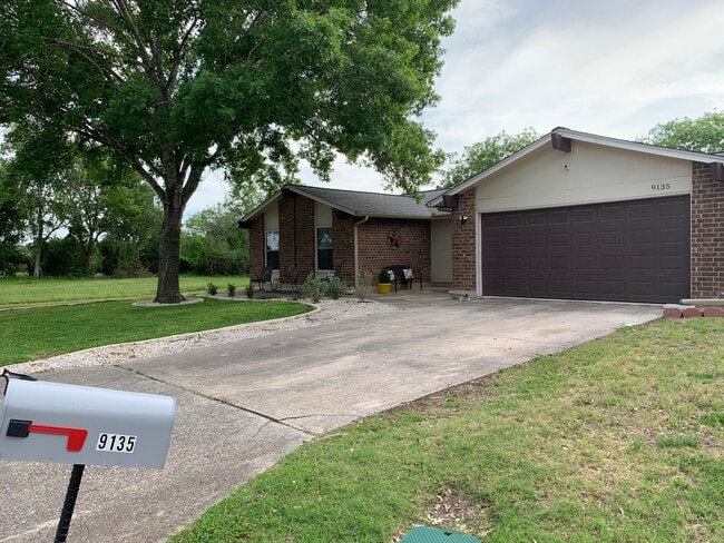 Building Photo - 9135 Braswell St