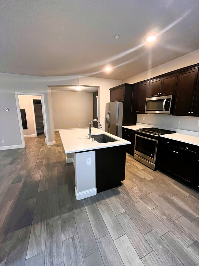 Building Photo - 6212 E Sydney Dr