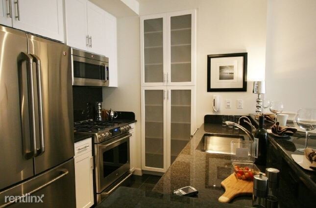 Foto del edificio - 310 W 38th St