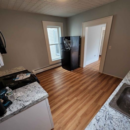 536 Hall St Unit 1, Manchester, NH 03103 Room for Rent in Manchester