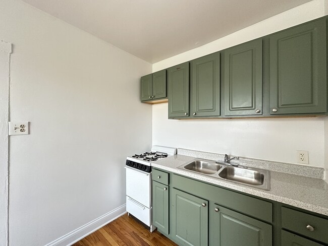 Building Photo - 2649.5 N Spaulding Ave