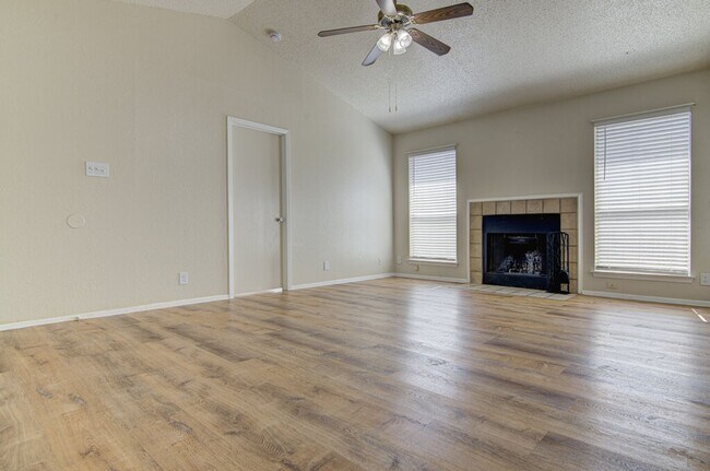 Building Photo - 9624 Sugar Hill Dr
