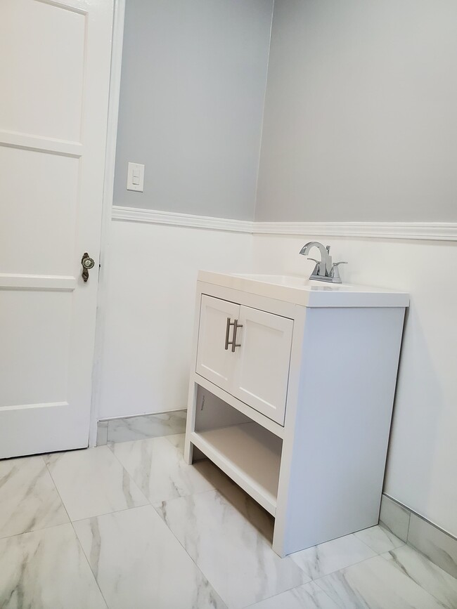 Foto del edificio - 1070 Masselin Ave