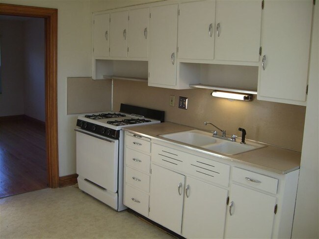 Building Photo - 329 Ridgeway Ave