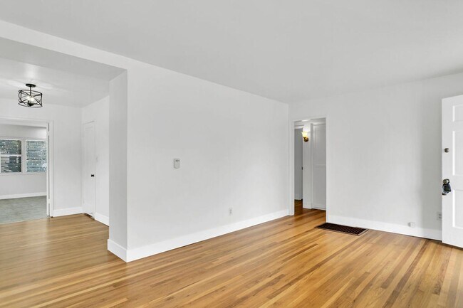 Foto del edificio - Chalcedony St Triplex 810-812