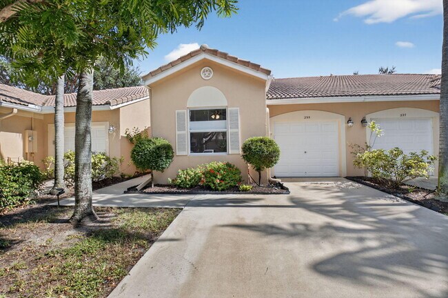 Foto del edificio - 235 Coral Trace Ln