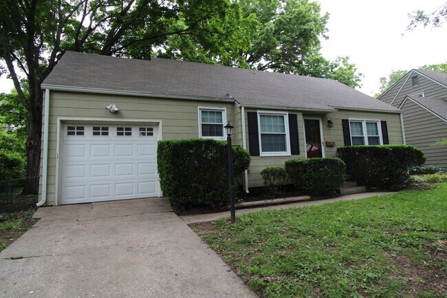 Foto del edificio - 2 Bedroom 1 Bath Home in Roeland Park