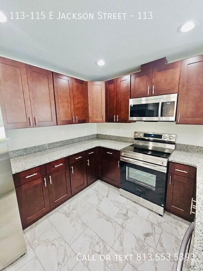 Foto del edificio - 113-115 E Jackson Street-113