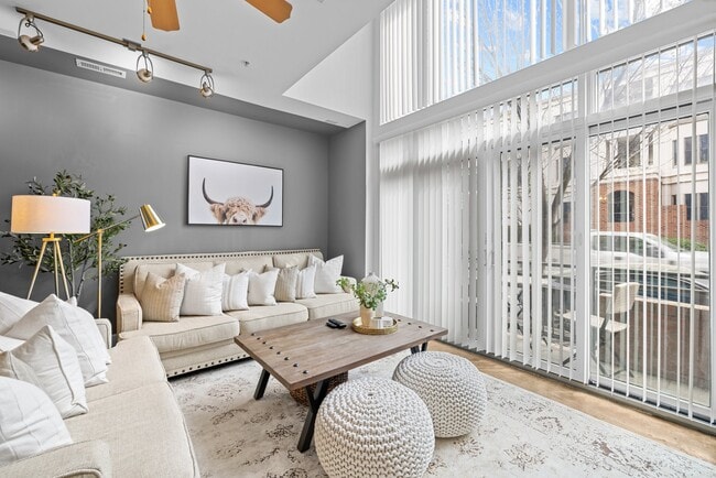 Building Photo - 444 S Blount St