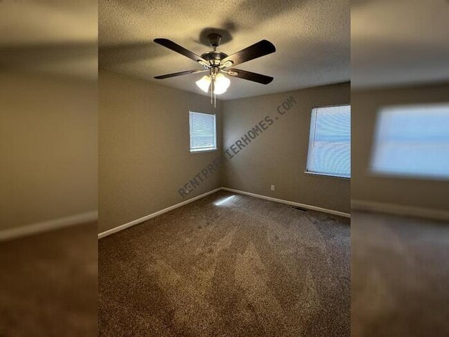 Building Photo - 7012 Comanche Dr