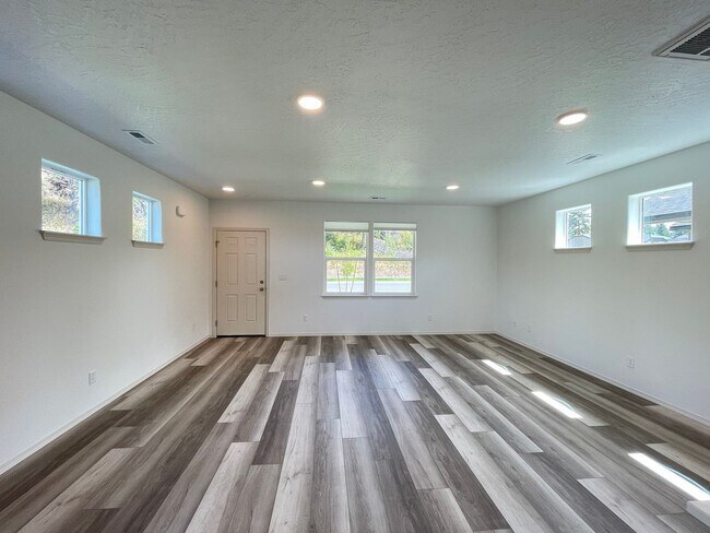 Foto del edificio - Brand New Hayden Home