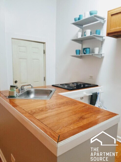 Foto del edificio - 2655 W Homer St