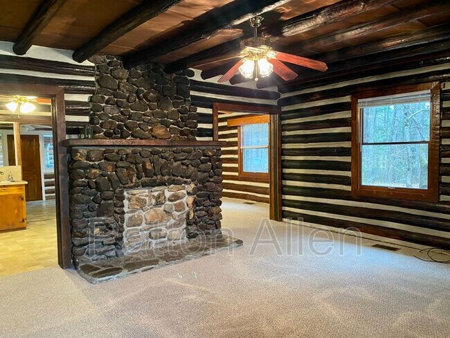 Building Photo - 133 Springside Rd