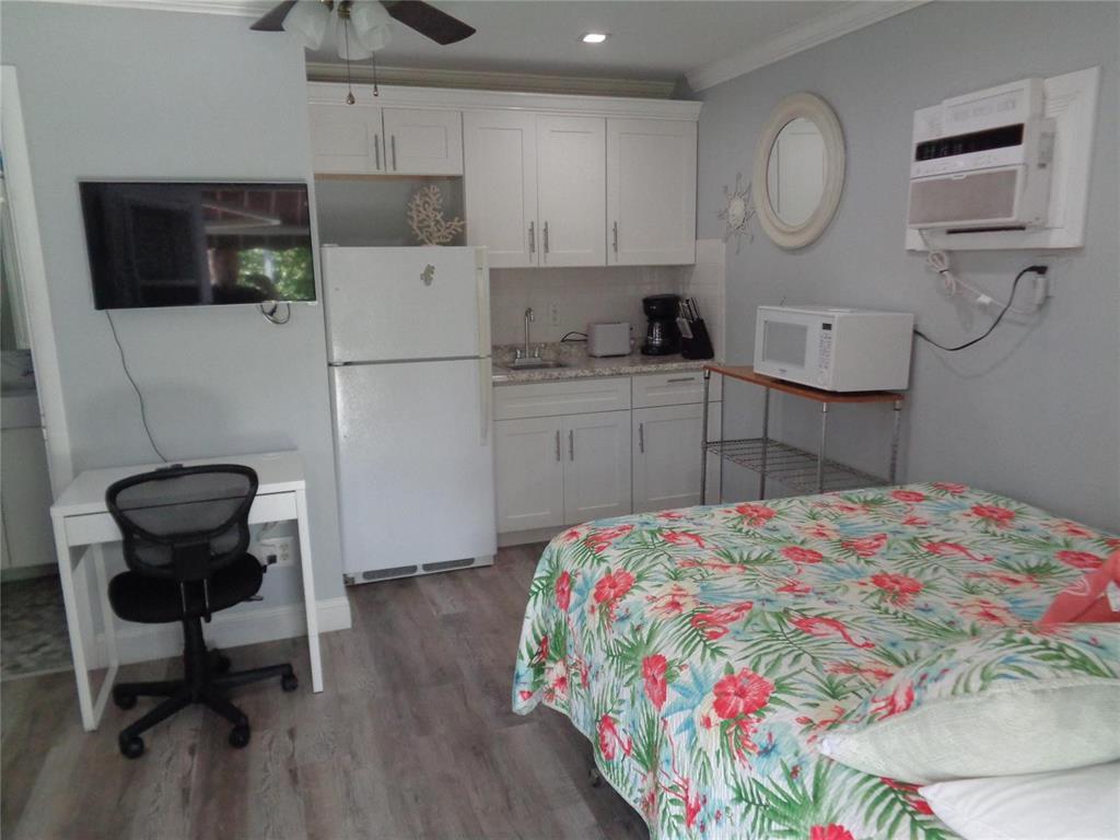 Foto principal - 65 NE 24th St