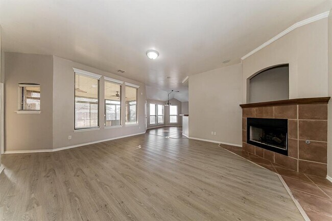 Foto del edificio - 16621 La Paloma Lane