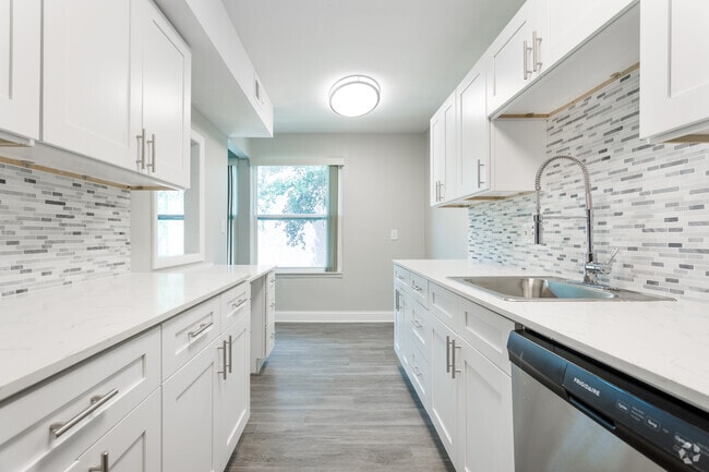 Interior Photo - Southgate Apartments & Townhomes