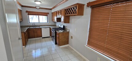 Building Photo - 6311 Dawnridge Dr