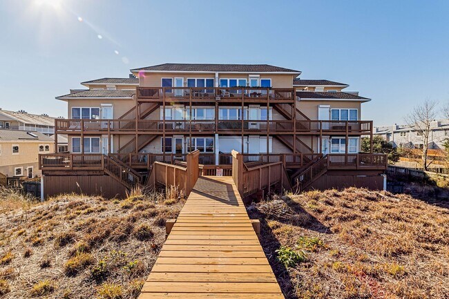 Building Photo - 2204 E Ocean View Ave