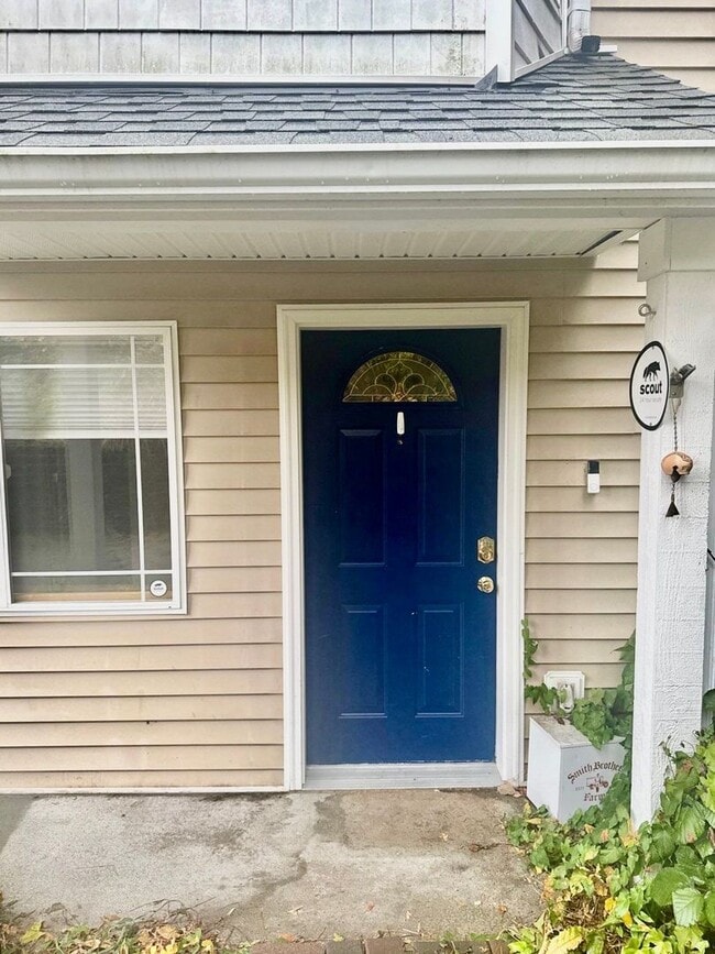 Foto del edificio - Spacious 2-Bed Townhouse in Seattle’s Greenwood / Phinney Area