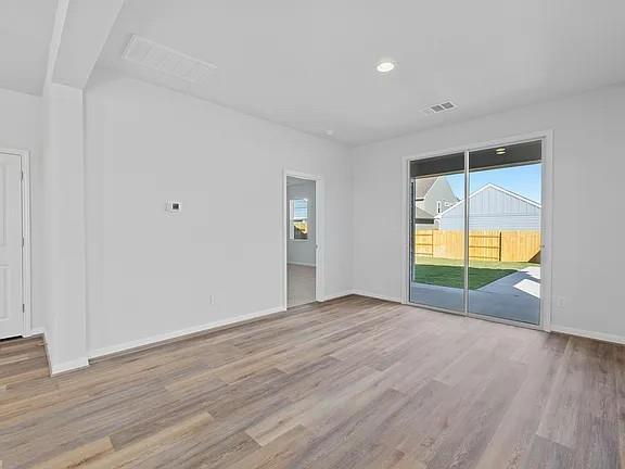 Foto del edificio - 209 Cherry Blossom Ln