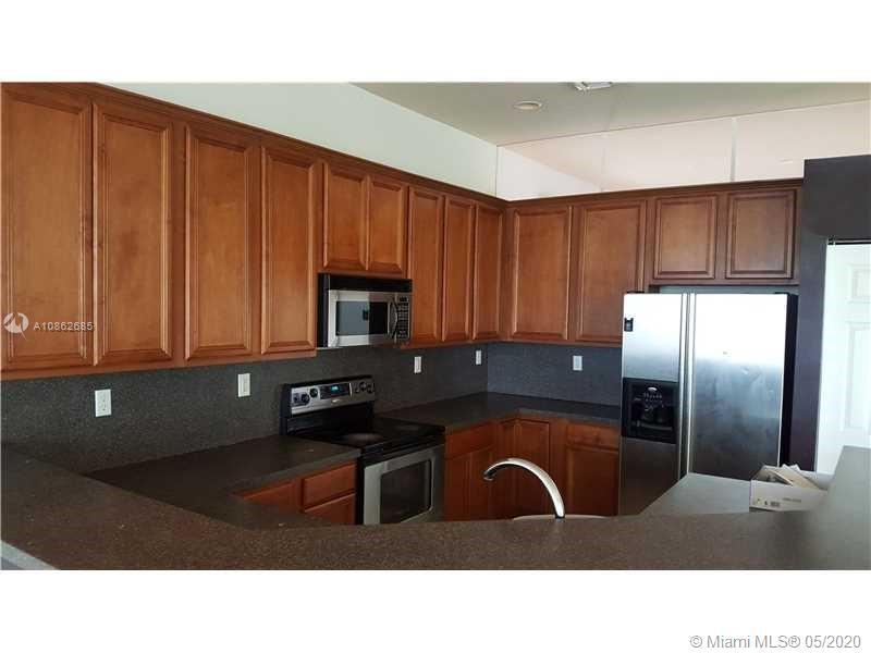 Foto principal - 19548 S Whitewater Ave