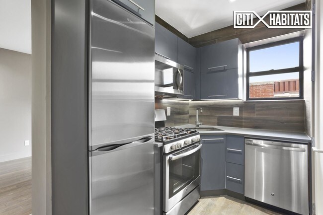 Foto del edificio - 204 E 112th St
