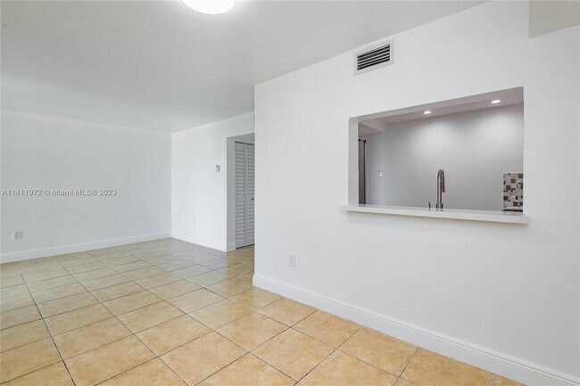 Foto del edificio - 11750 SW 18th St