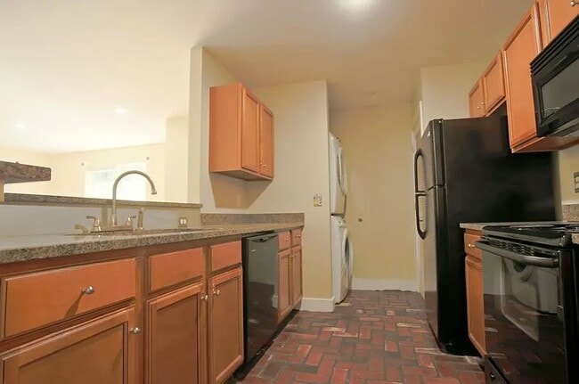 Building Photo - 419 17th St NW