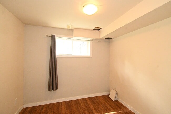 Building Photo - 2647 Oak St
