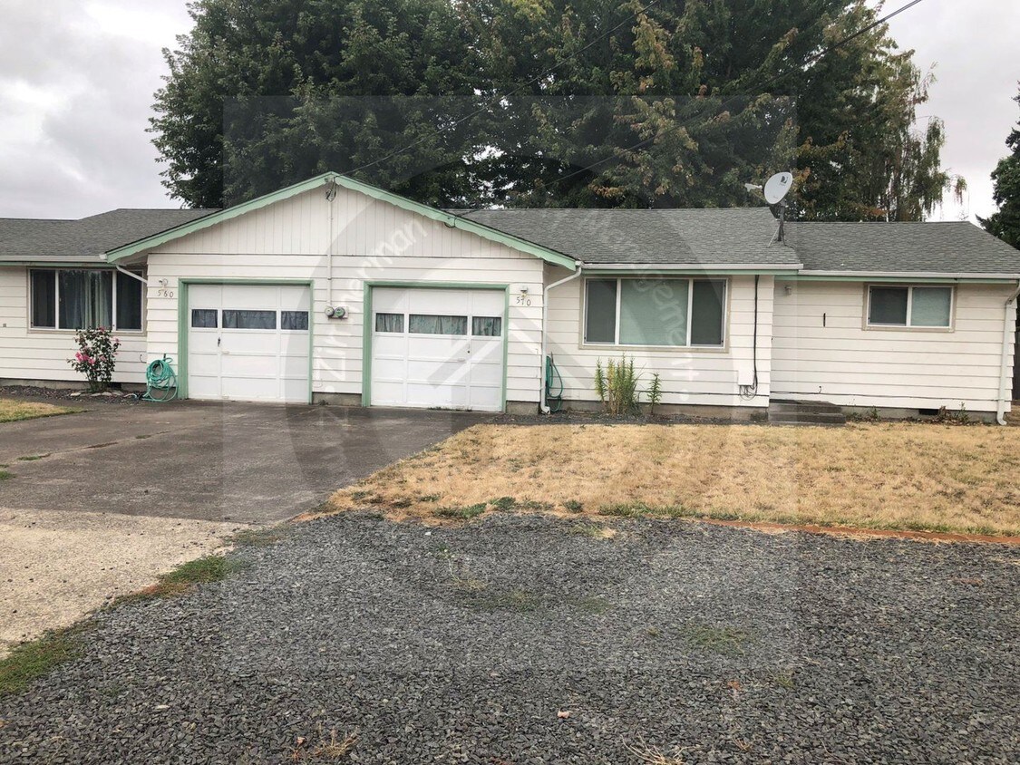 Primary Photo - 2 br, 1 bath House - 570 N Bertelsen Rd