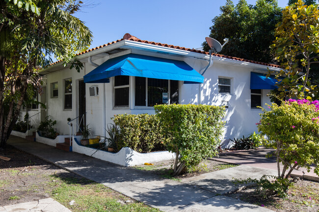 755 Jefferson Ave Easily Accessible - 761 Jefferson Ave
