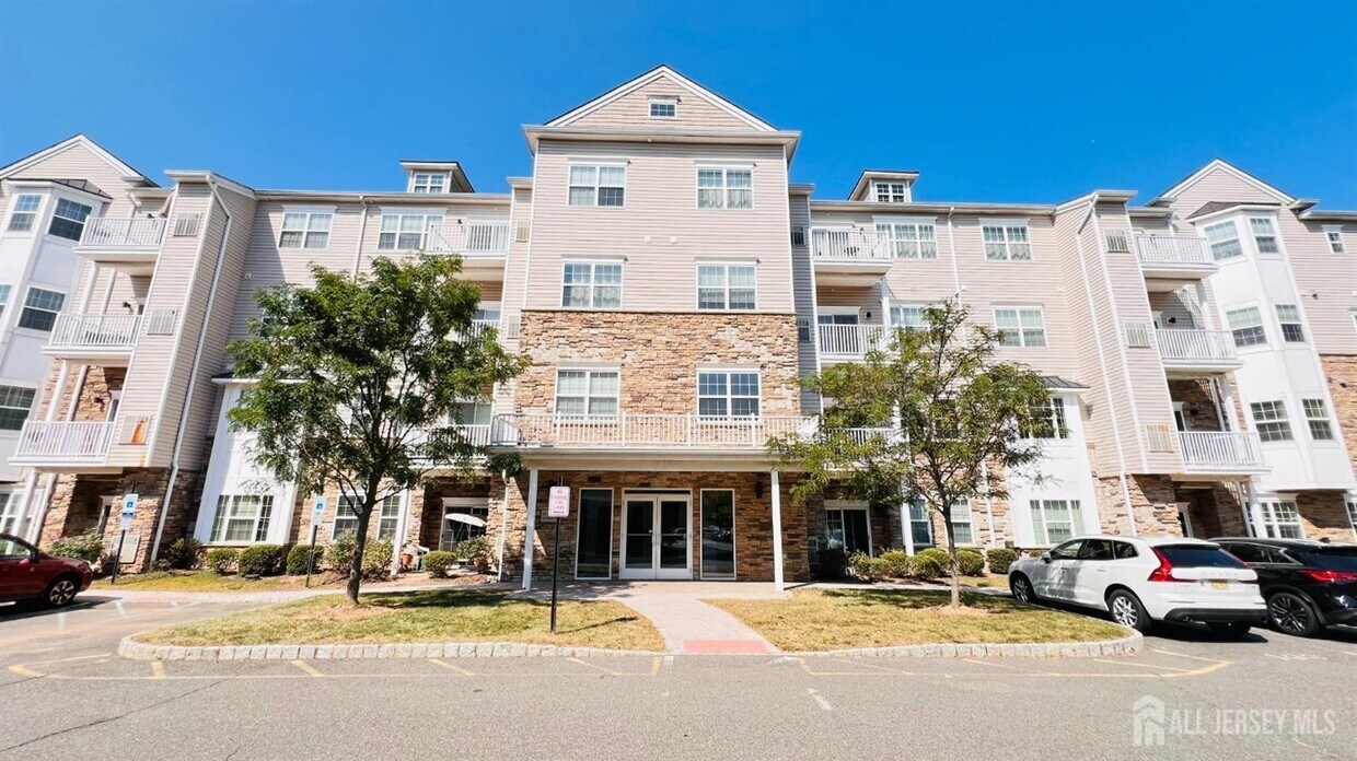 Primary Photo - 425 Tower Blvd