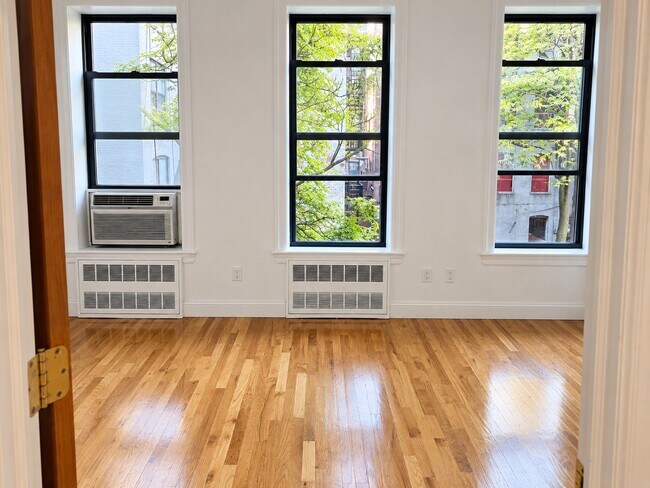 Foto del edificio - 202 W 132nd St