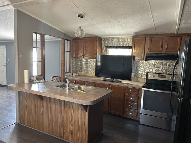 Foto del edificio - 12734 Red House Rd