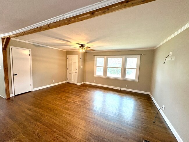 Foto del edificio - 1081 Ragin Ln