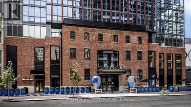 Building Photo - 88 Blue Jays Way