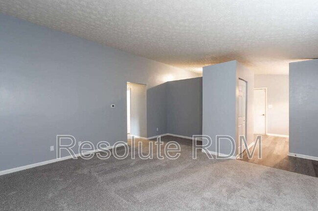Building Photo - 3826 Ireland Dr