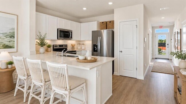 Building Photo - 10723 Tiger Lily Dr