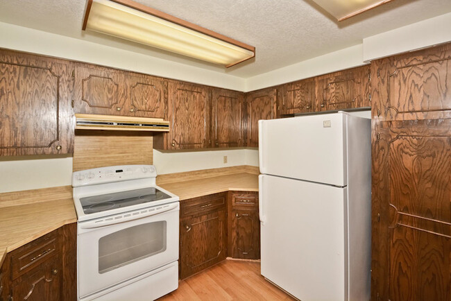 Building Photo - 3 Bedroom 2 Bathroom home in SW Boise