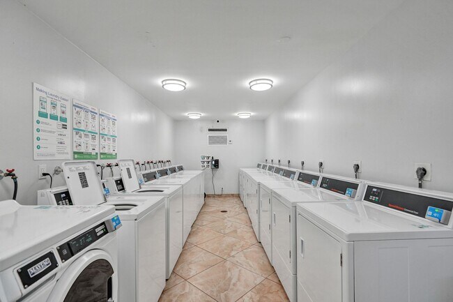 Building Photo - 94A