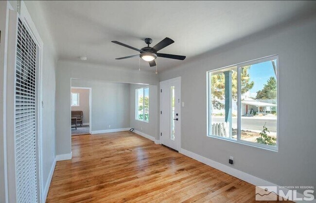 Foto del edificio - 210 Cheney St