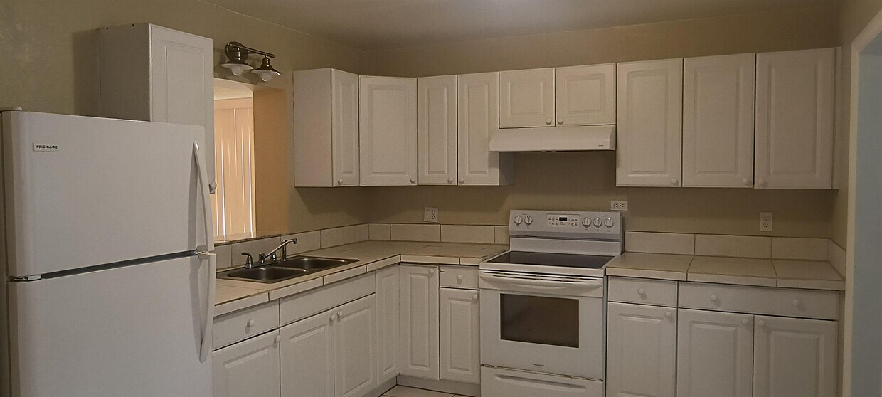 Primary Photo - 27264 Sunnybrook Rd