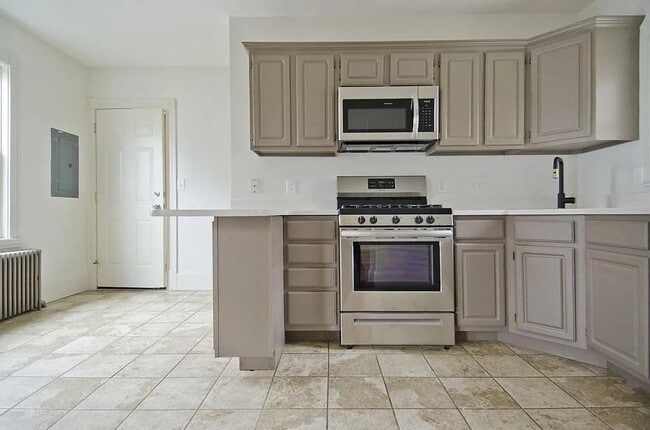 Building Photo - 15 Bearse Ave