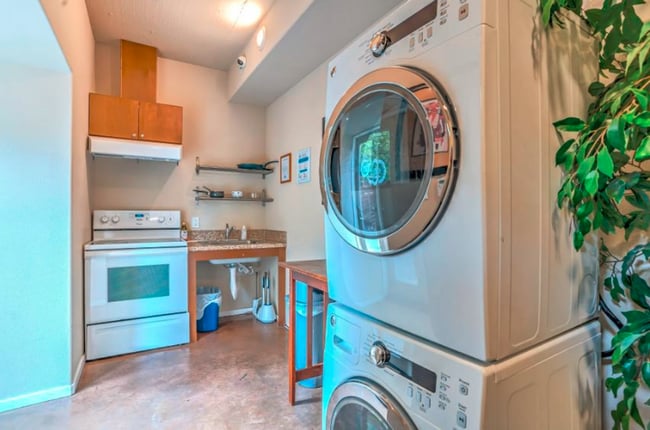 Building Photo - Soleil Apartments