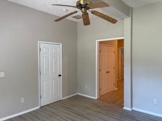 Building Photo - You Know You Want It! Apply for this 3 bed...