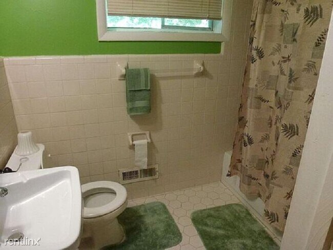 Foto del edificio - 3 br, 1.5 bath House - 227 Thomas Nelson Ln